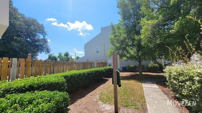 Building Photo - 729 Bragg Dr