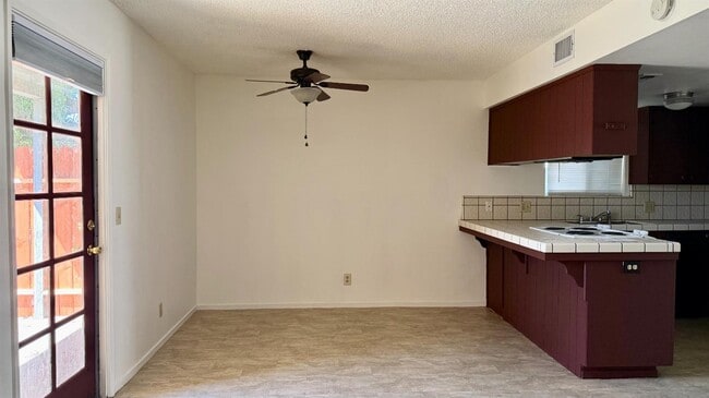 Building Photo - 40 N 19th Ave