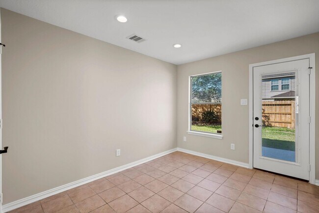 Building Photo - 29515 Legends Line Dr