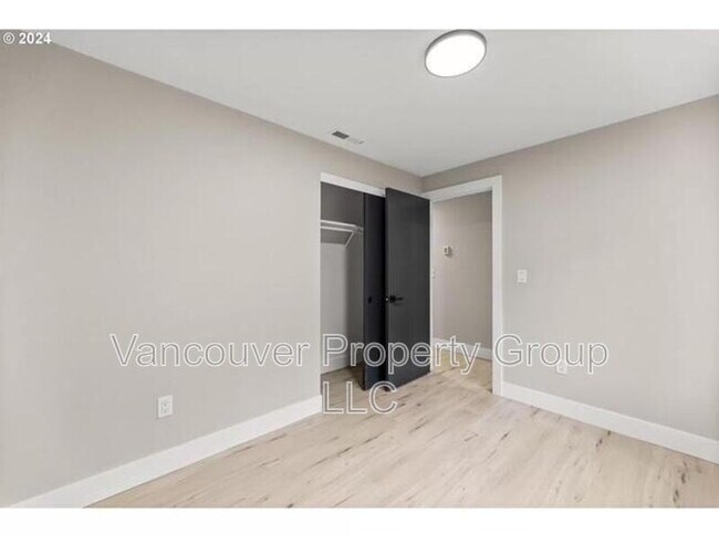 Building Photo - 14120 NE 47th St