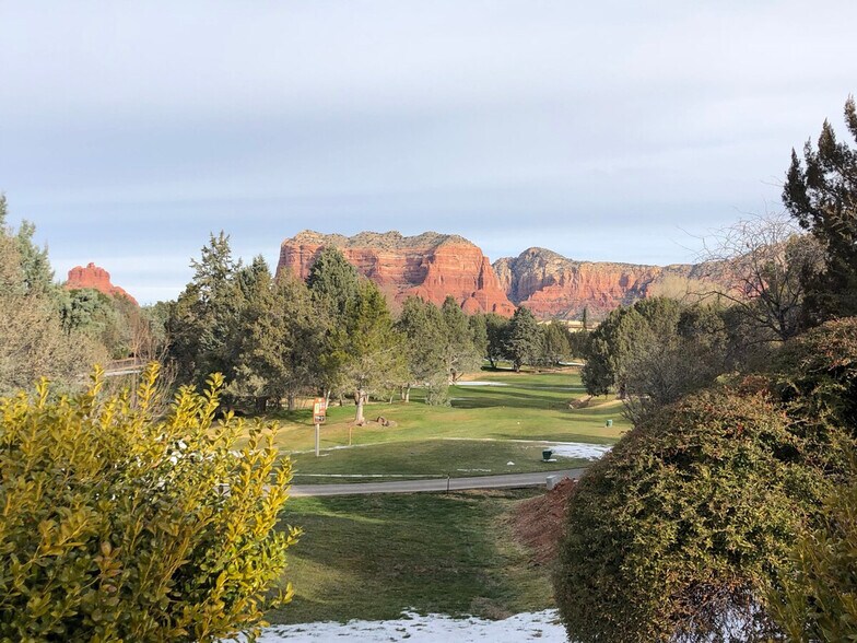 Building Photo - 505 Jacks Canyon Rd