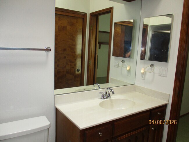 Building Photo - 10409 Camino Del Oso NE