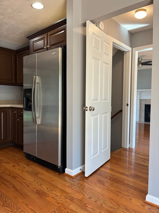 Building Photo - **ELIZABETHTOWN INDEPENDENT SCHOOL DISTRICT**