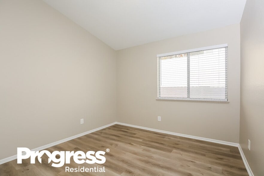 Building Photo - 3020 Forest Lake St