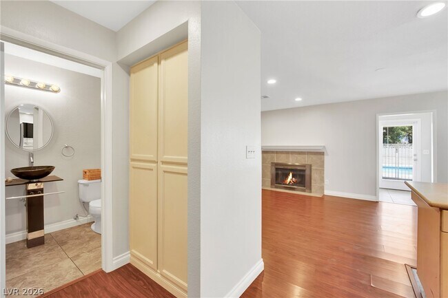 Building Photo - 8136 Spur Ct
