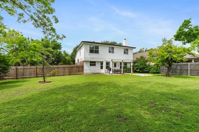 Building Photo - 3300 Sauls Dr