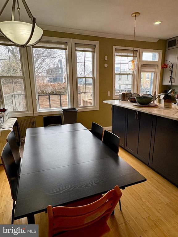 Building Photo - 1011 8th St NE