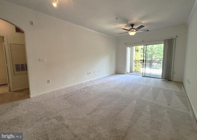 Building Photo - 12953 Centre Park Cir