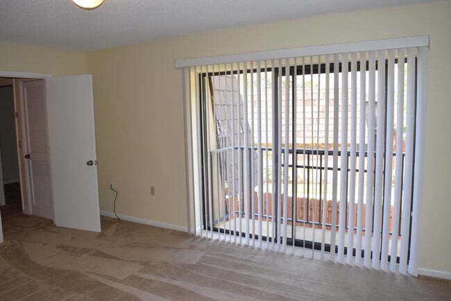 Building Photo - 5945 SE Windsong Ln