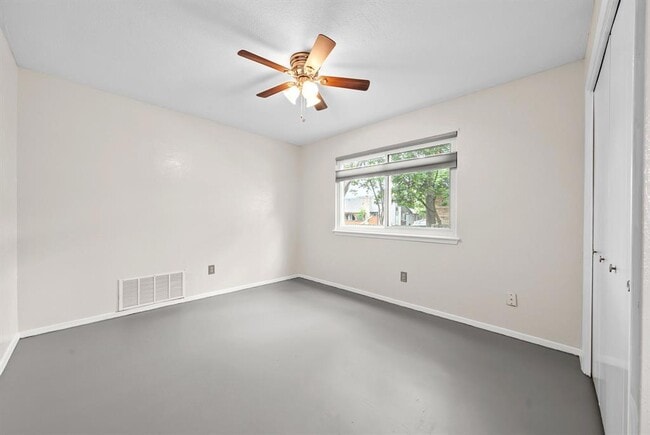 Building Photo - 1702 Coturnix Dr