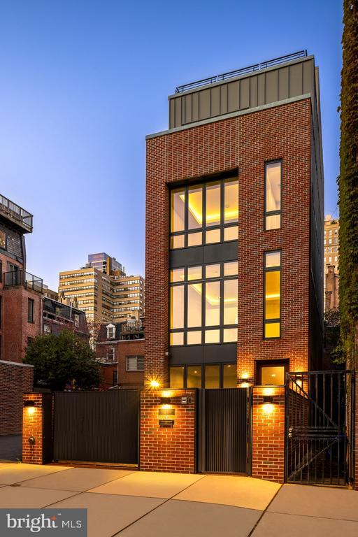 Building Photo - 1727 Delancey St