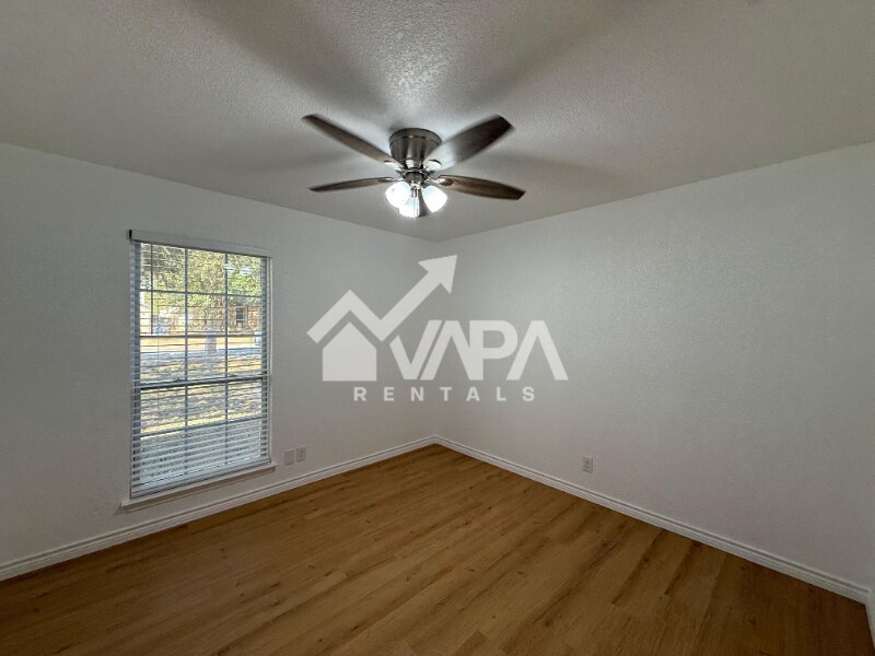 Building Photo - 5618 Wood Walk St