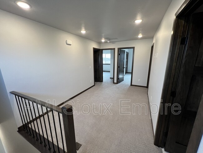Building Photo - 3405 CHALICE Pl