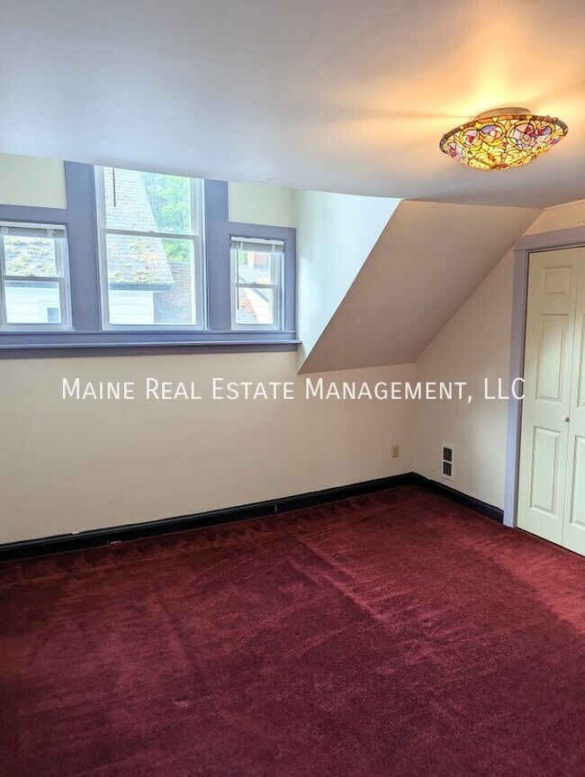 Building Photo - 54 Penobscot St