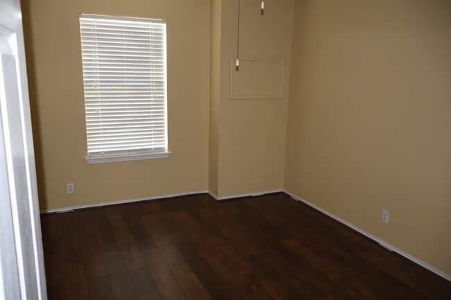 Building Photo - 104 Golden Gate Dr