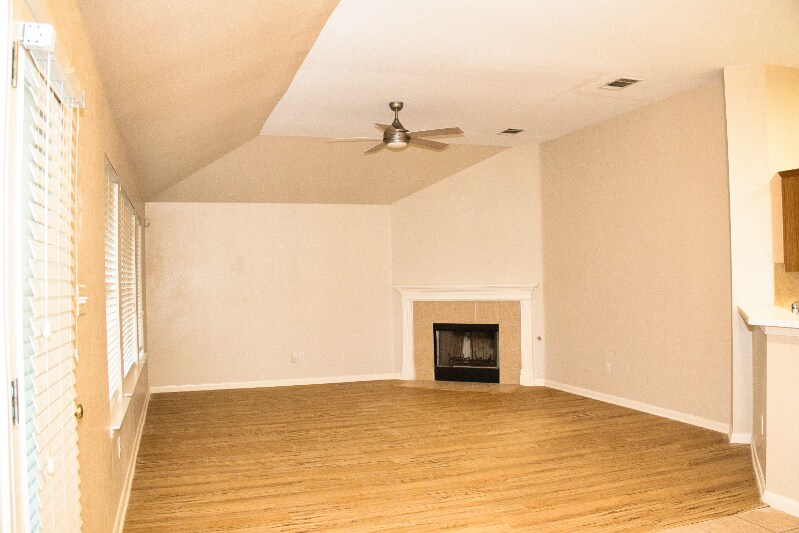 Building Photo - 1507 Hollyhock Ct