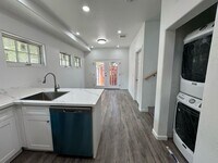 Building Photo - 931 W 23rd St