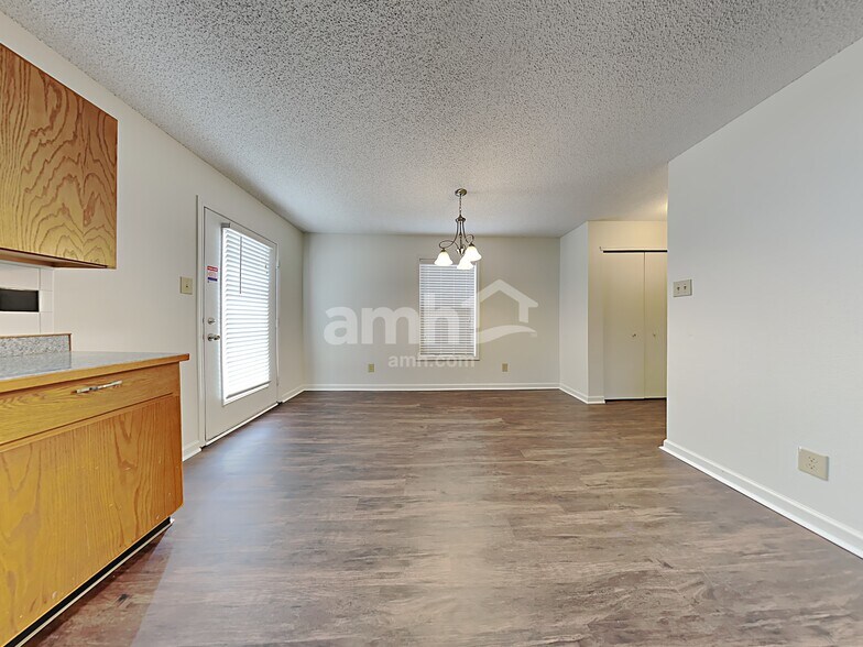 Building Photo - 2192 Olympia Dr