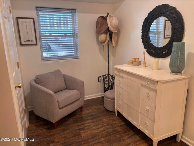 Building Photo - 17 Seaview Ave