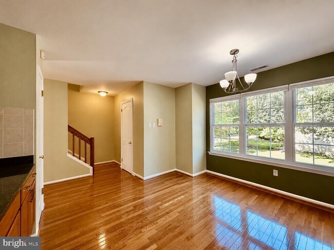 Building Photo - 3409 S Carriage Ct