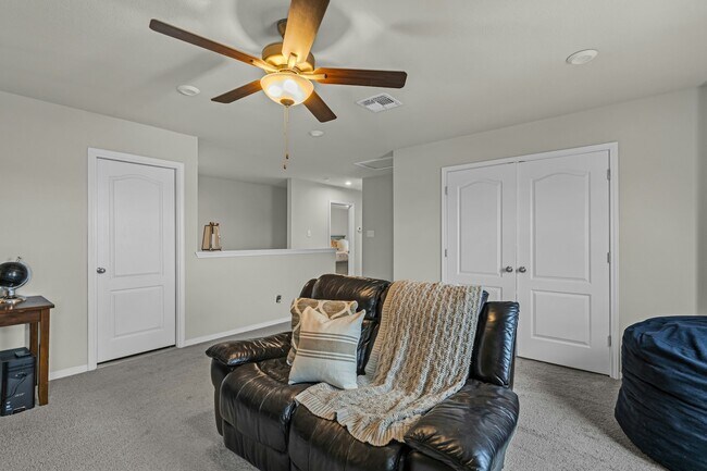 Building Photo - 2221 Clove Ct