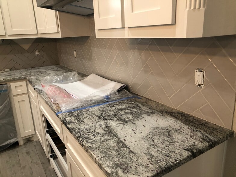 Building Photo - 11505 S Crk Dr