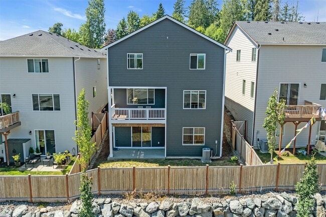 Building Photo - 932 119th Ave SE