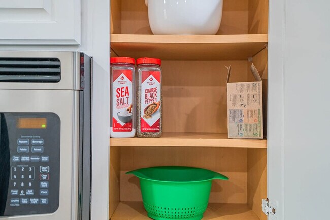 Building Photo - 1275 E University Dr