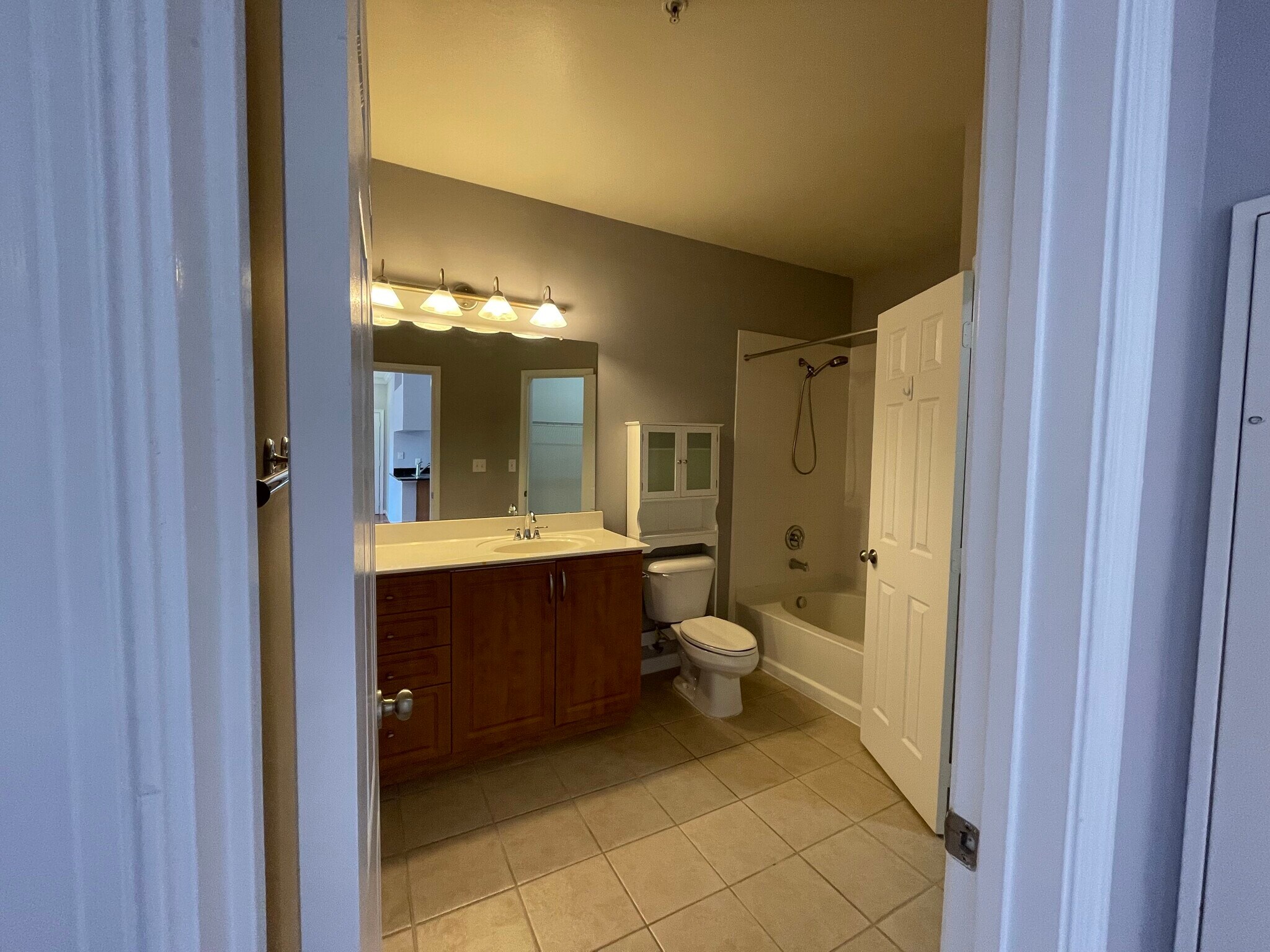 Building Photo - 12124 Garden Ridge Ln