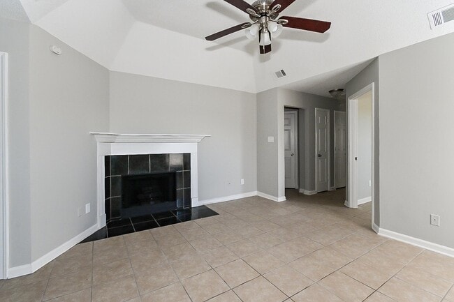 Building Photo - 7865 Shadowland Cove