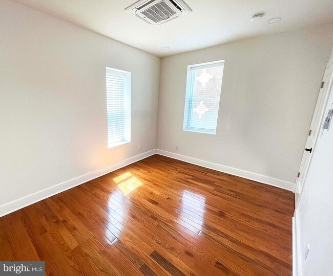 Building Photo - 311 S 60th St