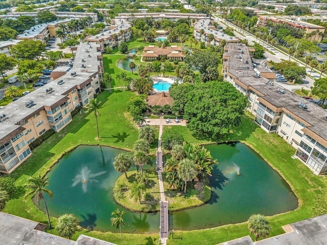 Building Photo - 5001 W Oakland Park Blvd