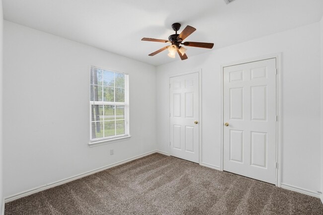 Building Photo - 12322 Royal Lake Dr