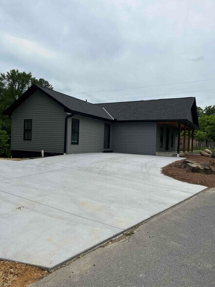 Building Photo - 2855 Old Rome Rd