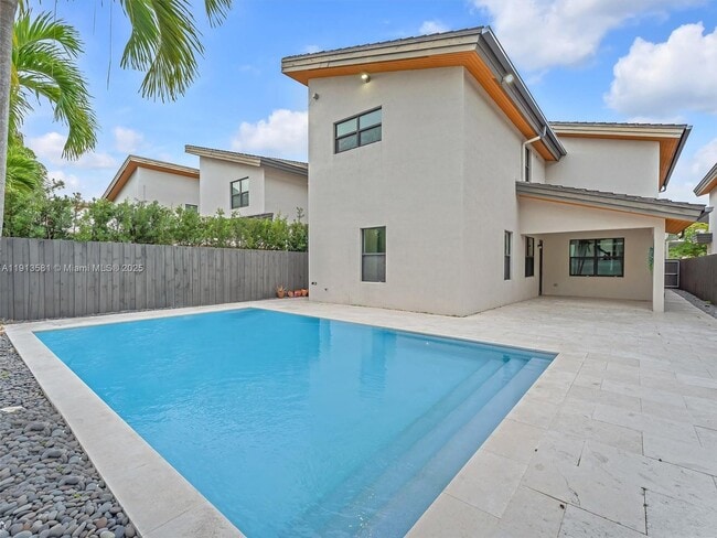 Building Photo - 10250 NW 76th Terrace