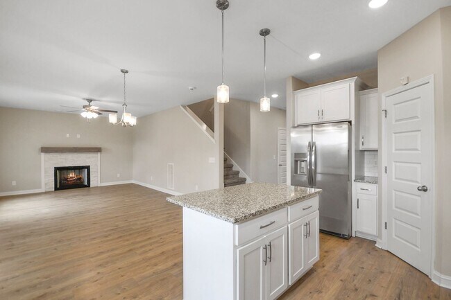 Building Photo - Pet Friendly Four Bedroom!