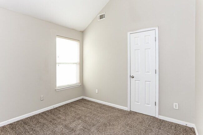 Building Photo - 4202 Cedar Tree Run