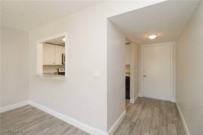 Building Photo - 5635 Rattlesnake Hammock Rd