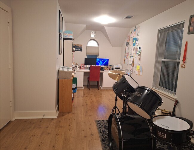 Building Photo - 5207 Cornish St