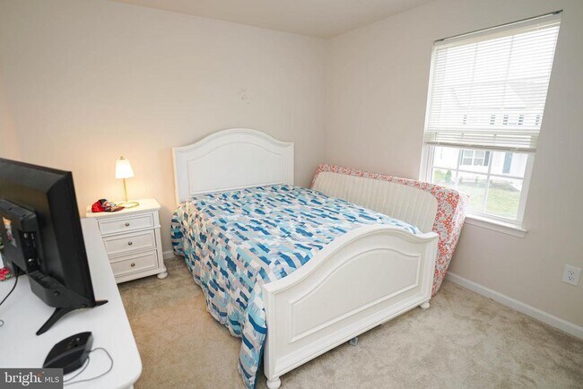 Building Photo - 9305 Mulligan Way