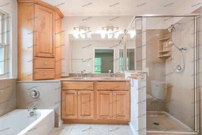 Building Photo - 2910 Wood Poppy Dr