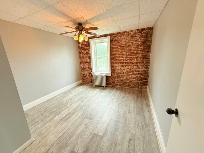 Building Photo - 3527 Kutztown Rd
