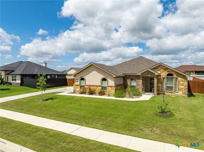 Building Photo - 2509 Meadow Lark Dr