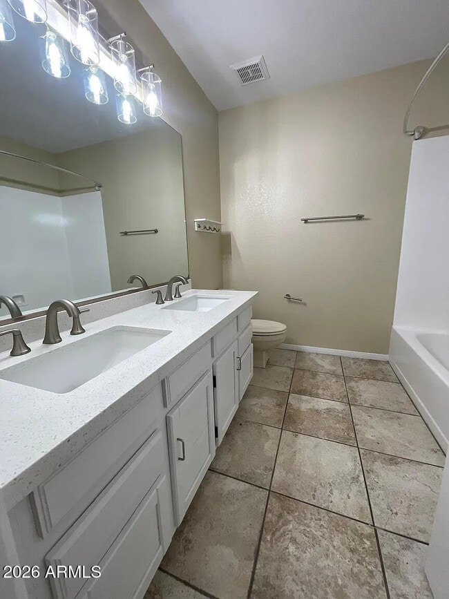 Building Photo - 5125 E Fellars Dr