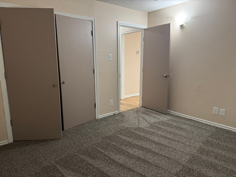 Building Photo - 1379 Sylvan Dr