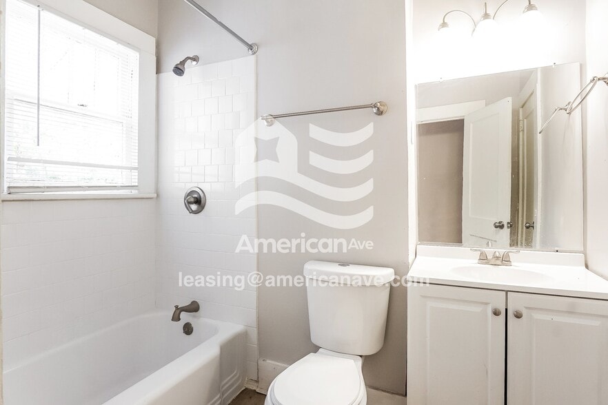 Building Photo - 2108 31st St Ensley