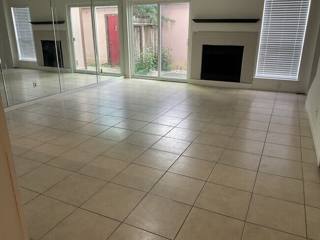 Building Photo - 12400 Brookglade Cir