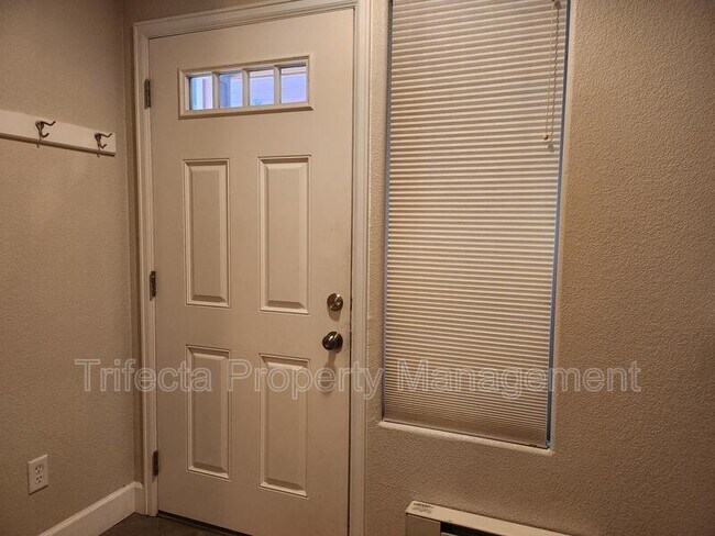 Building Photo - 4101 Crittenton Ln