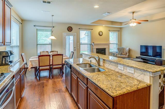 Building Photo - 2713 Costa Mesa Dr