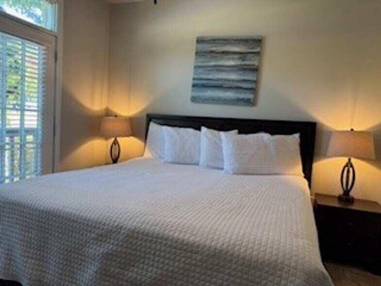 Building Photo - 11134 Medlock Bridge Rd